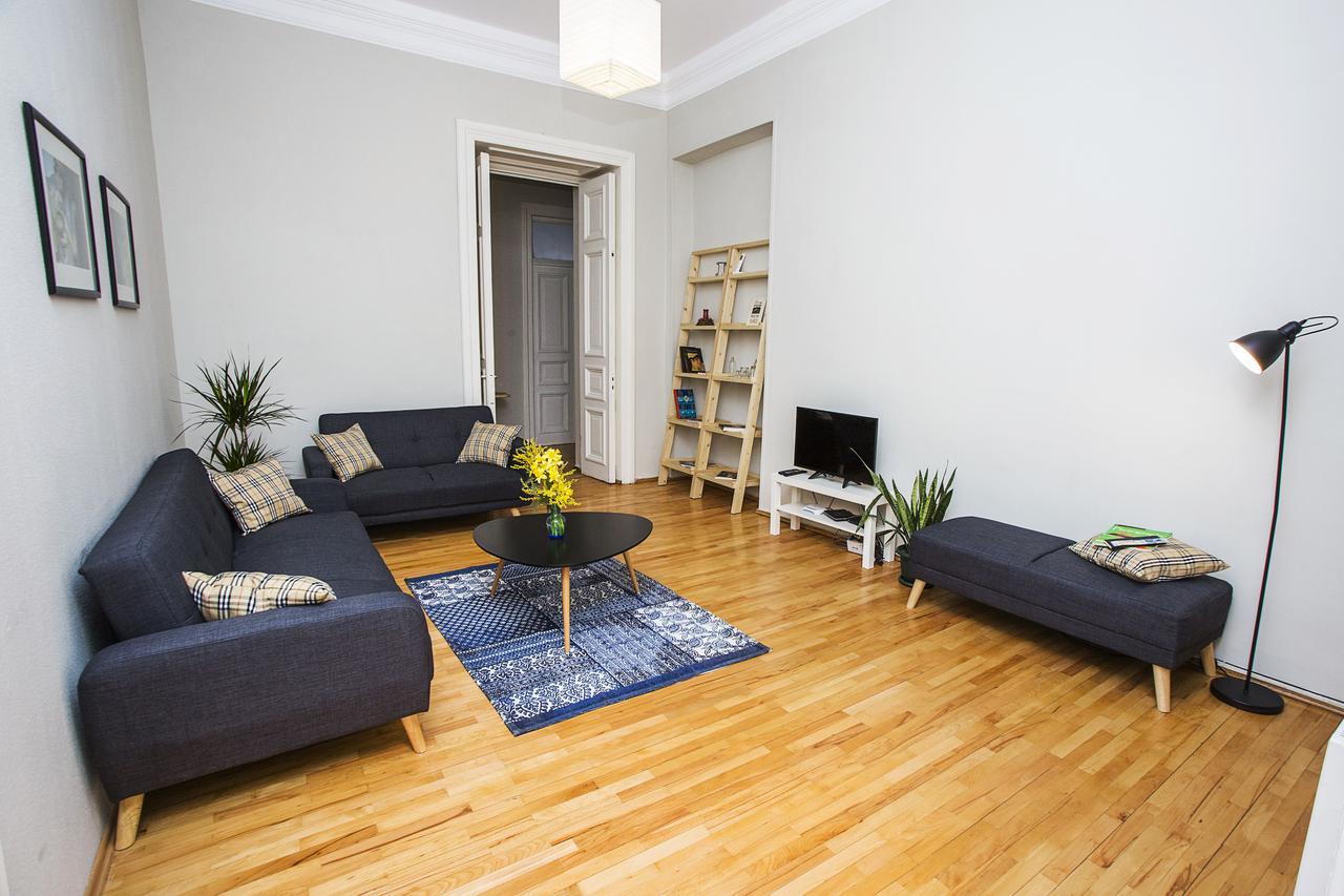 Charming 2Br Apartment In Old Tbilisi - By Wehost Exteriör bild